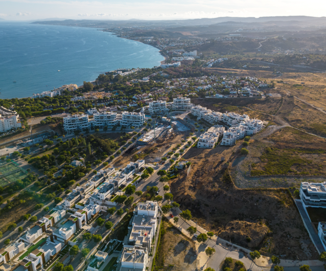 Image No.13-2 Bed Property for sale