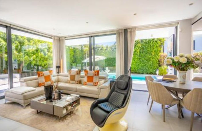 Image No.3-Villa de 4 chambres à vendre à Estepona