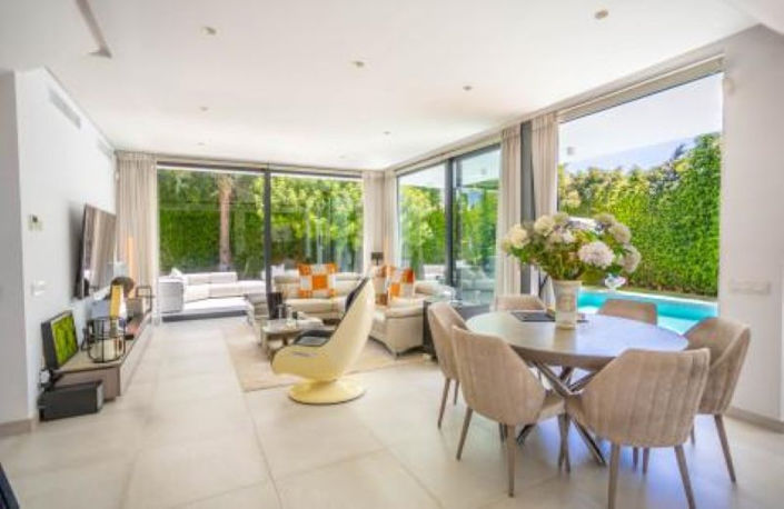 Image No.6-Villa de 4 chambres à vendre à Estepona