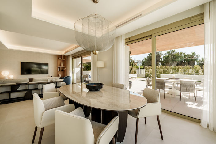 Image No.7-5 Bed Property for sale