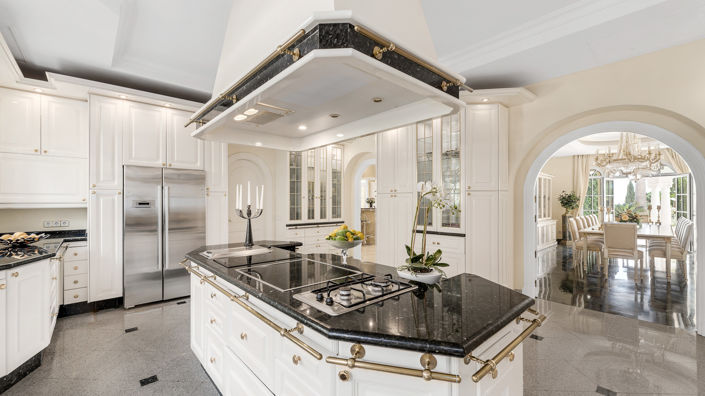 Image No.4-14 Bed Villa for sale