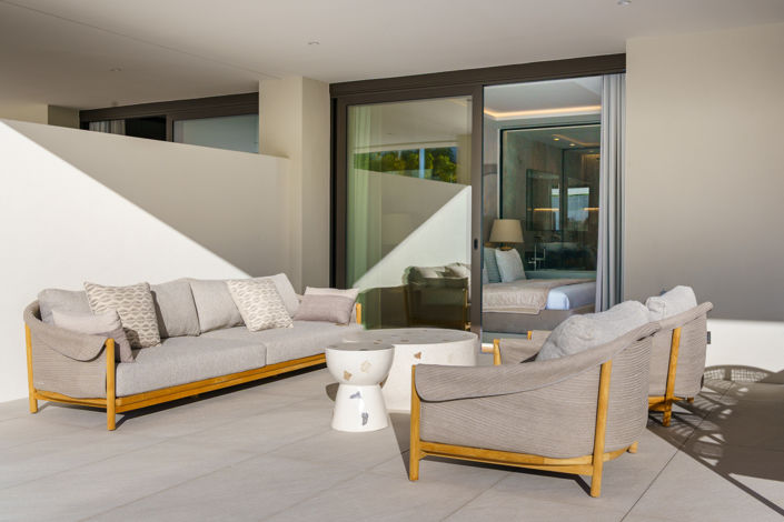 Image No.12-4 Bed Property for sale