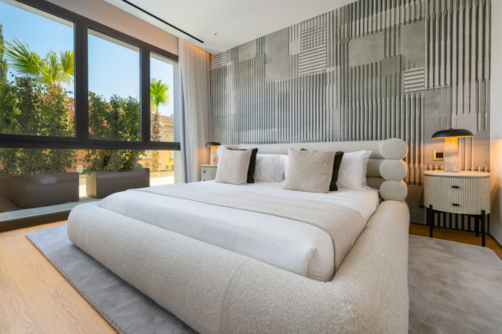 Image No.15-4 Bed Property for sale