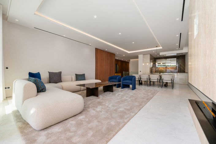 Image No.2-4 Bed Property for sale