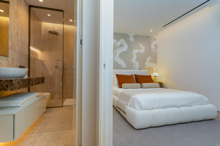 Image No.25-4 Bed Property for sale