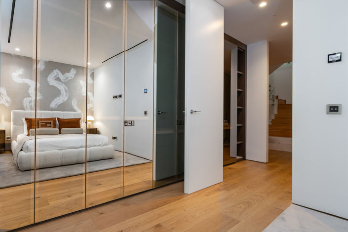 Image No.26-4 Bed Property for sale