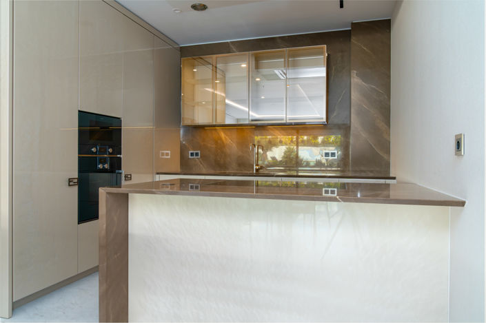 Image No.5-4 Bed Property for sale