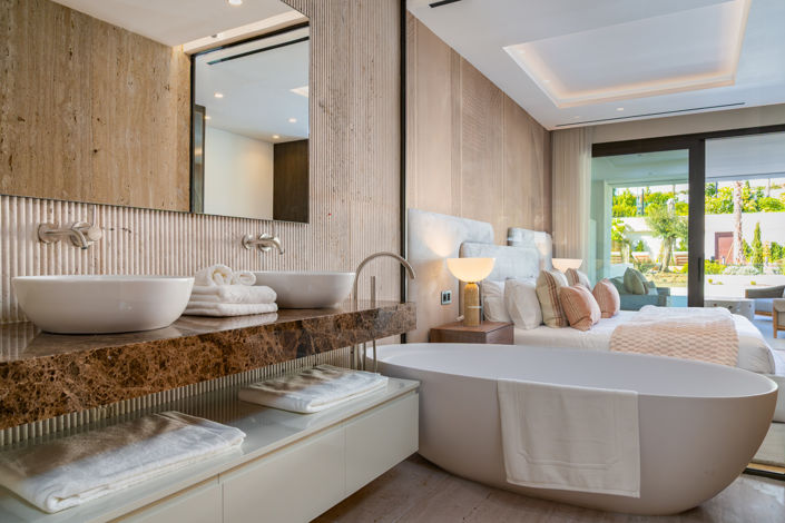 Image No.13-4 Bed Property for sale