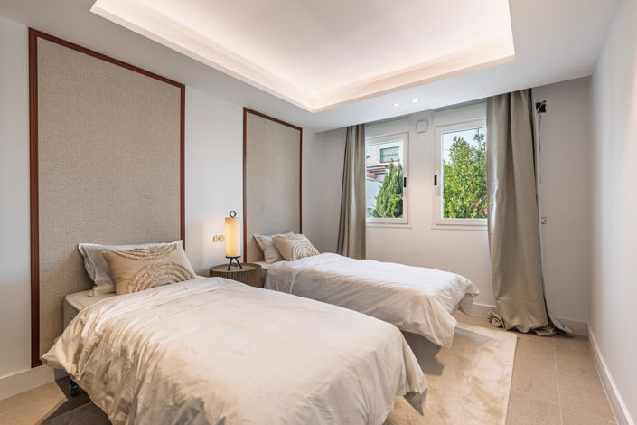 Image No.10-4 Bed Townhouse for sale