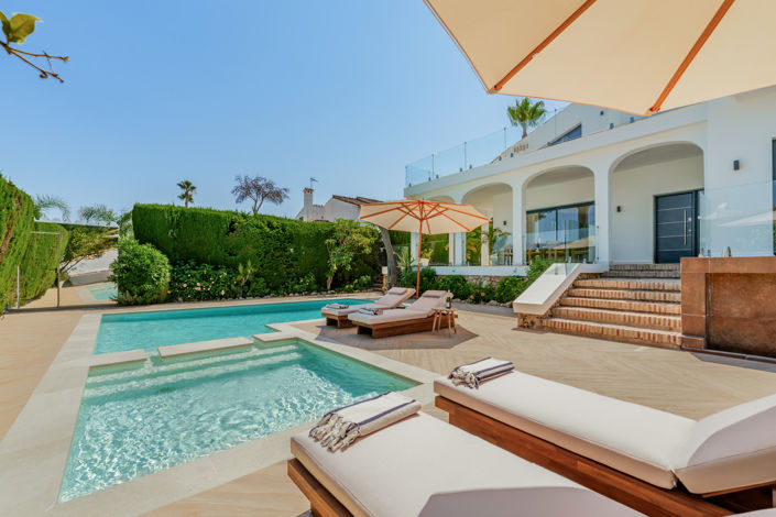 Image No.1-4 Bed Villa for sale