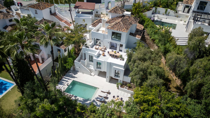 Image No.1-6 Bed Villa for sale