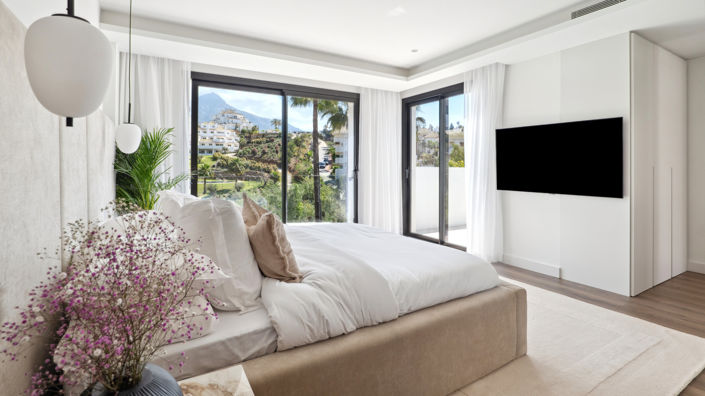 Image No.8-6 Bed Villa for sale