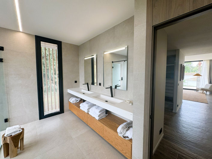 Image No.11-5 Bed Villa for sale