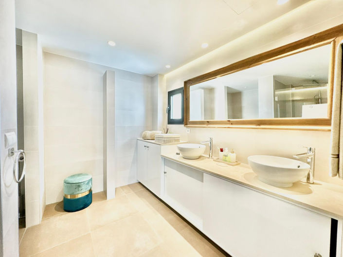 Image No.12-3 Bed Apartment for sale