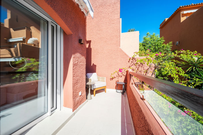 Image No.24-3 Bed Townhouse for sale