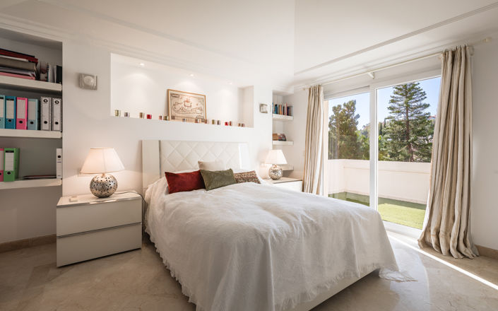 Image No.15-3 Bed Property for sale