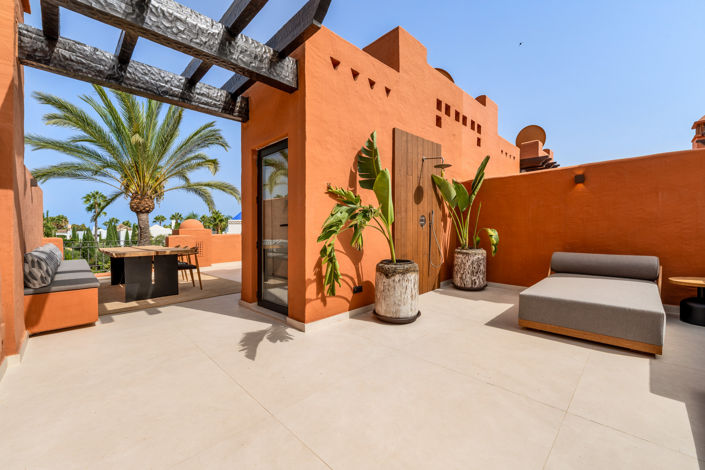 Image No.20-4 Bed Townhouse for sale