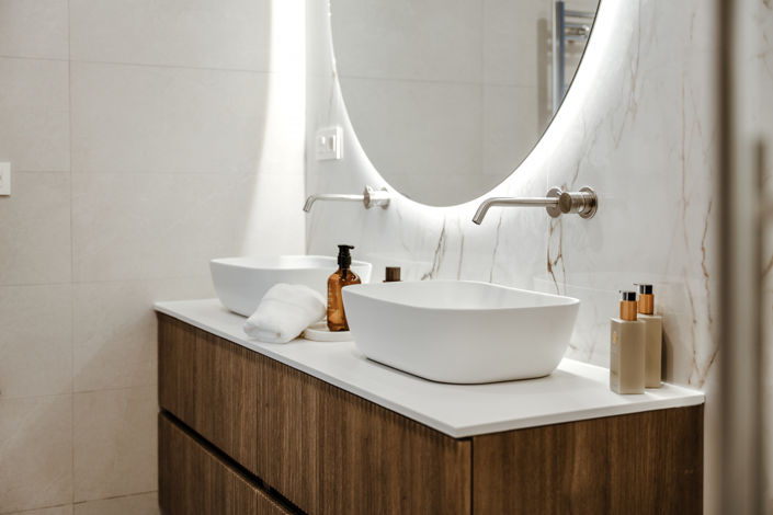 Image No.12-2 Bed Property for sale