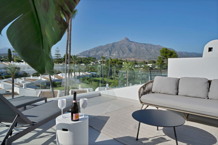 Image No.26-2 Bed Property for sale