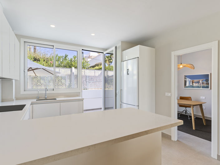 Image No.3-5 Bed Townhouse for sale