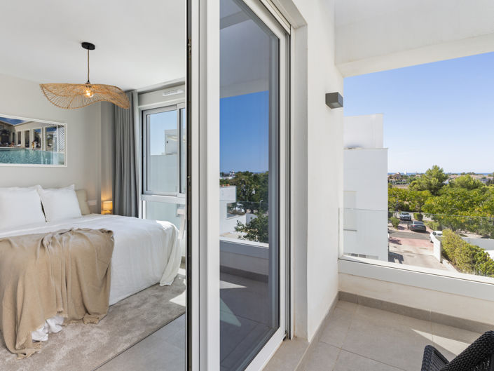 Image No.8-5 Bed Townhouse for sale