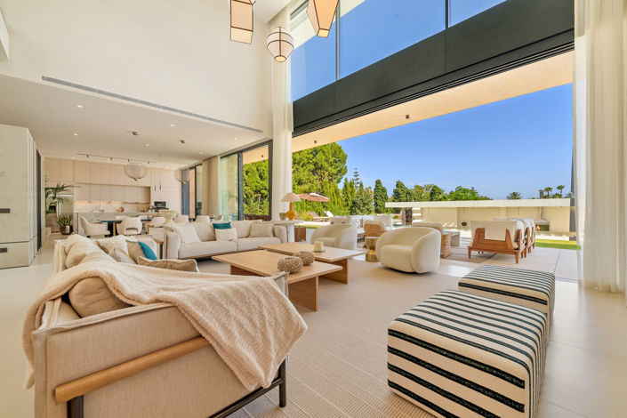 Image No.2-6 Bed Villa for sale