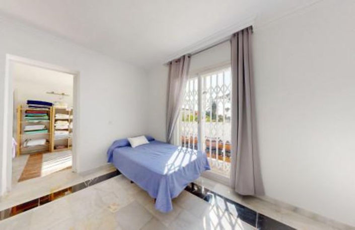 Image No.10-6 Bed House for sale