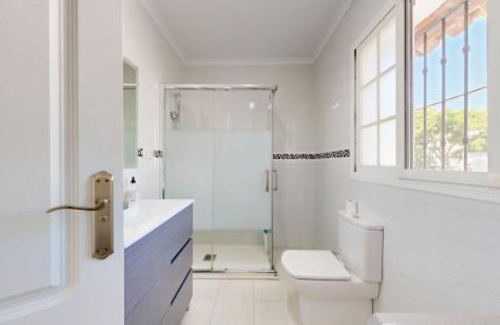 Image No.7-6 Bed House for sale