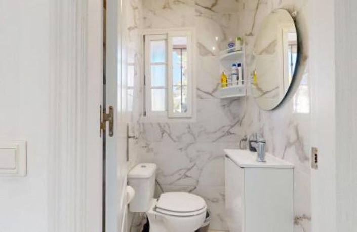 Image No.9-6 Bed House for sale