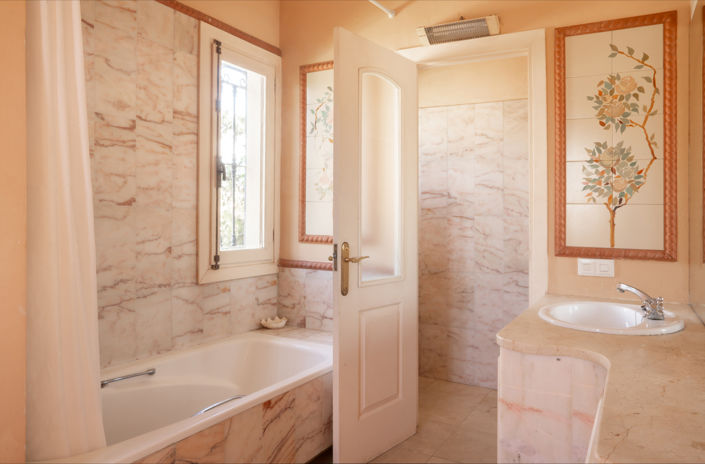 Image No.11-Villa de 4 chambres à vendre à Estepona