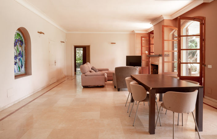 Image No.3-Villa de 4 chambres à vendre à Estepona