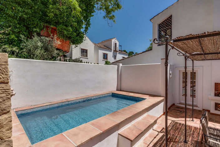 Image No.14-2 Bed Property for sale