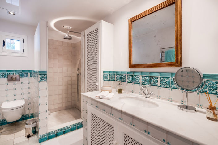 Image No.8-2 Bed Property for sale