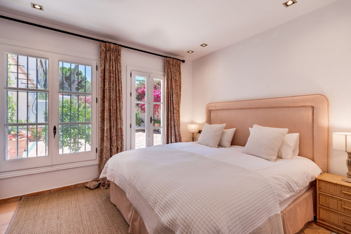 Image No.9-2 Bed Property for sale