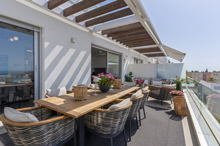 Image No.12-3 Bed Property for sale