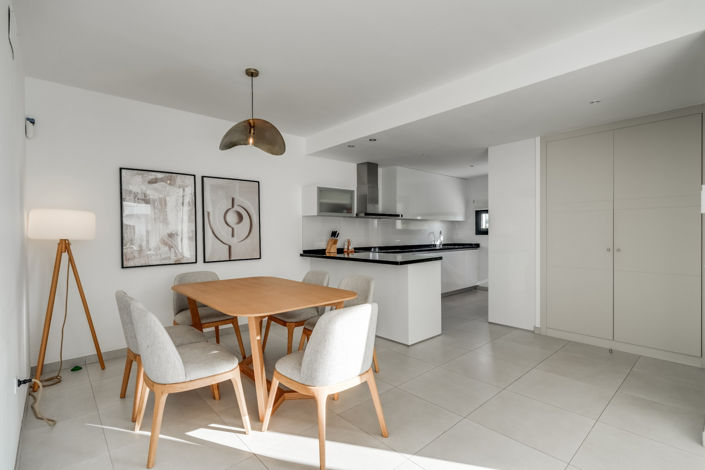 Image No.4-4 Bed Townhouse for sale