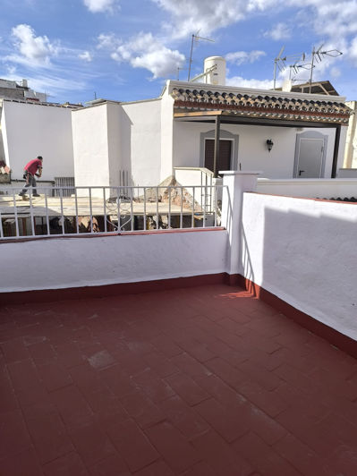 Image No.14-3 Bed Townhouse for sale