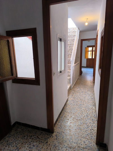 Image No.27-3 Bed Townhouse for sale