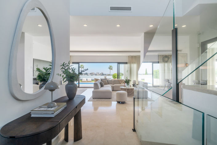 Image No.2-5 Bed Villa for sale