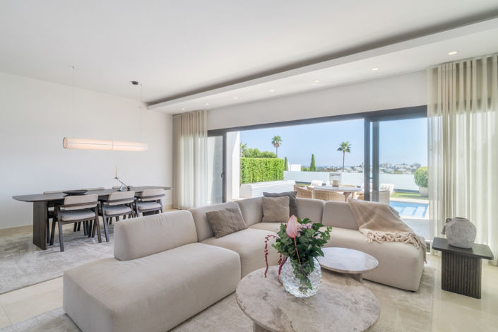 Image No.5-5 Bed Villa for sale