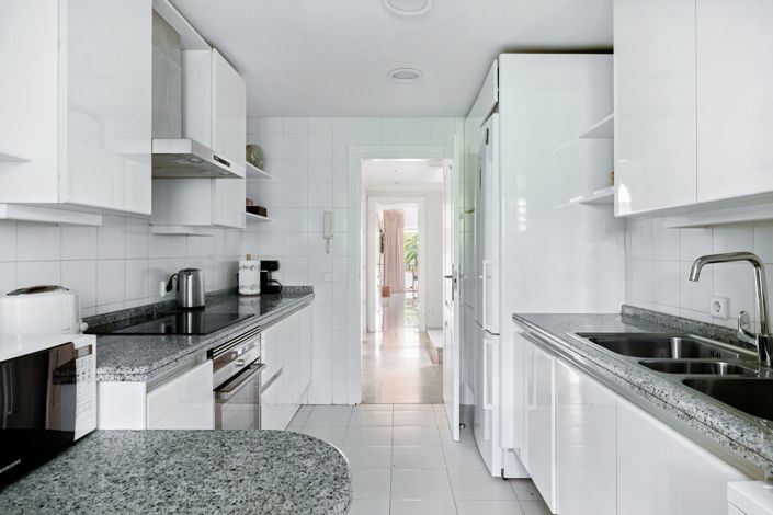 Image No.6-3 Bed Property for sale