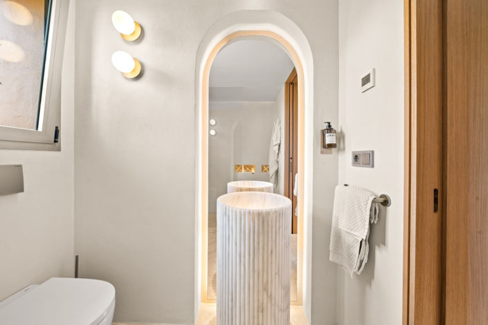 Image No.17-2 Bed Property for sale