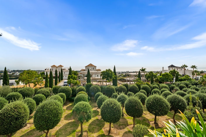 Image No.24-2 Bed Property for sale