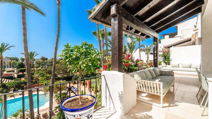 Image No.12-3 Bed Property for sale