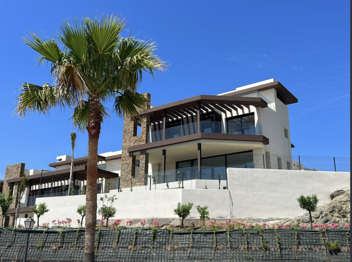 Image No.3-4 Bed Villa for sale