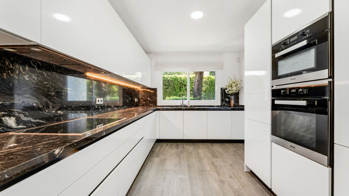 Image No.5-5 Bed Villa for sale