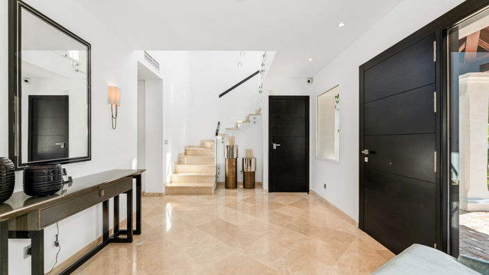 Image No.6-5 Bed Villa for sale