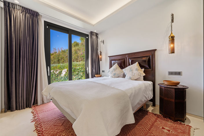 Image No.12-6 Bed Villa for sale