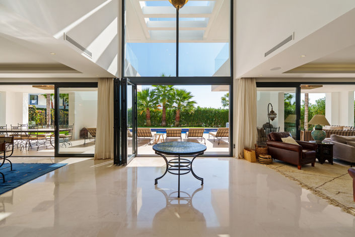 Image No.2-6 Bed Villa for sale