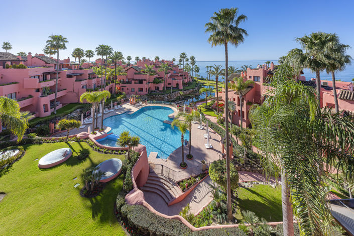 Image No.41-3 Bed Property for sale